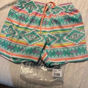 Chubbies Aztec print 5.5" size medium short nwot